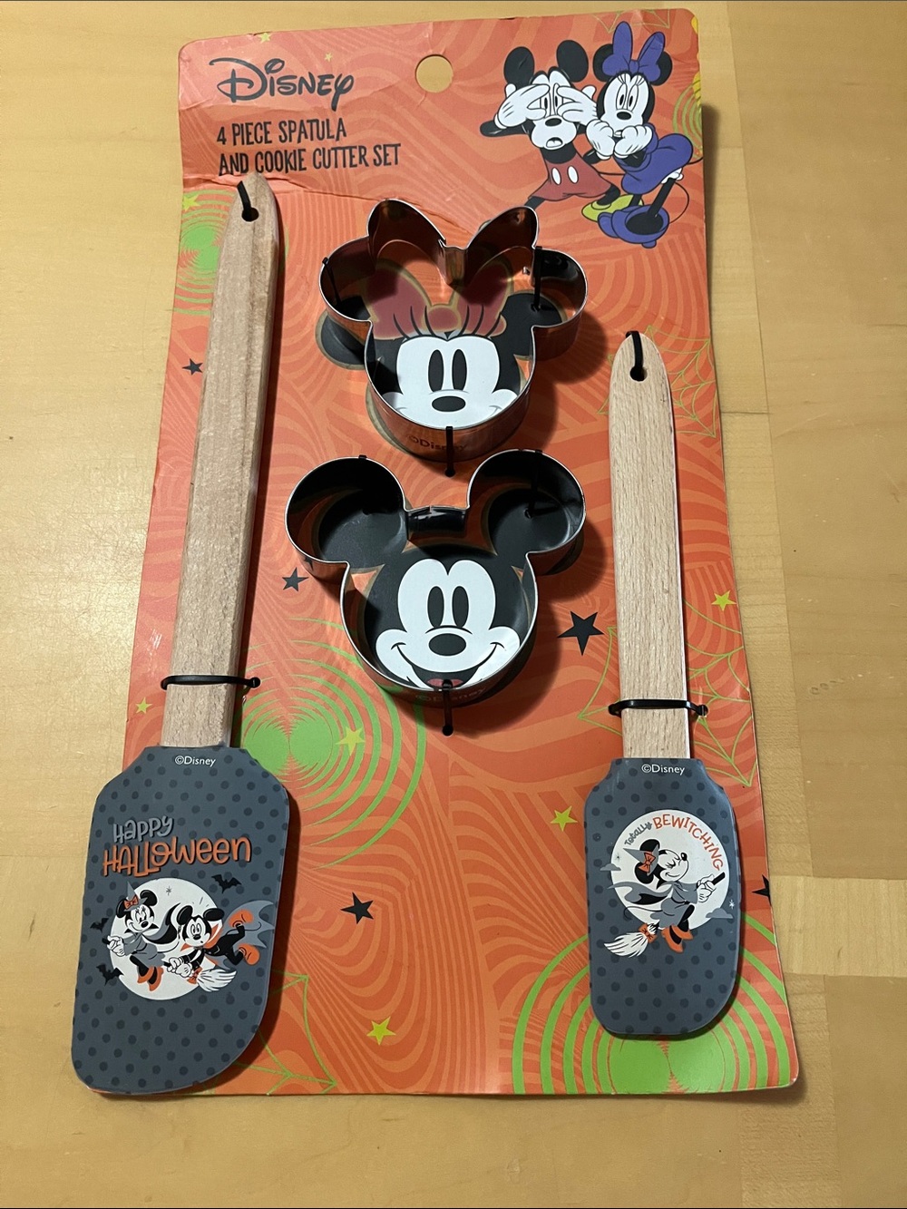 Disney Orange Minnie & Mickey Spatula and Cookie Cutter Set